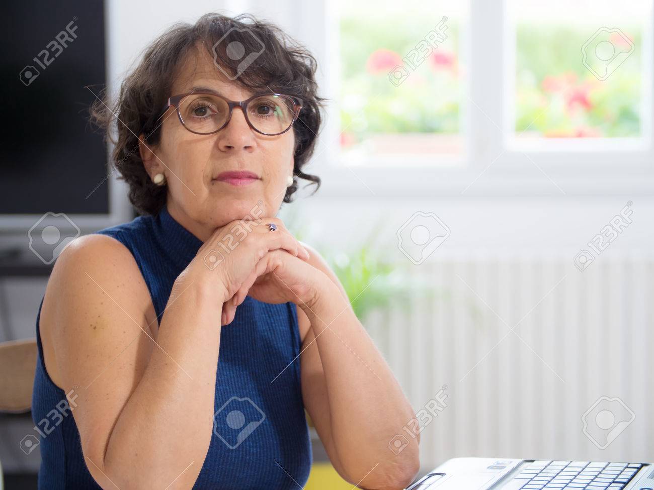 us無料 素人熟女眼鏡画像 メガネ熟女の肖像の写真素材・画像素材 Image 60450490