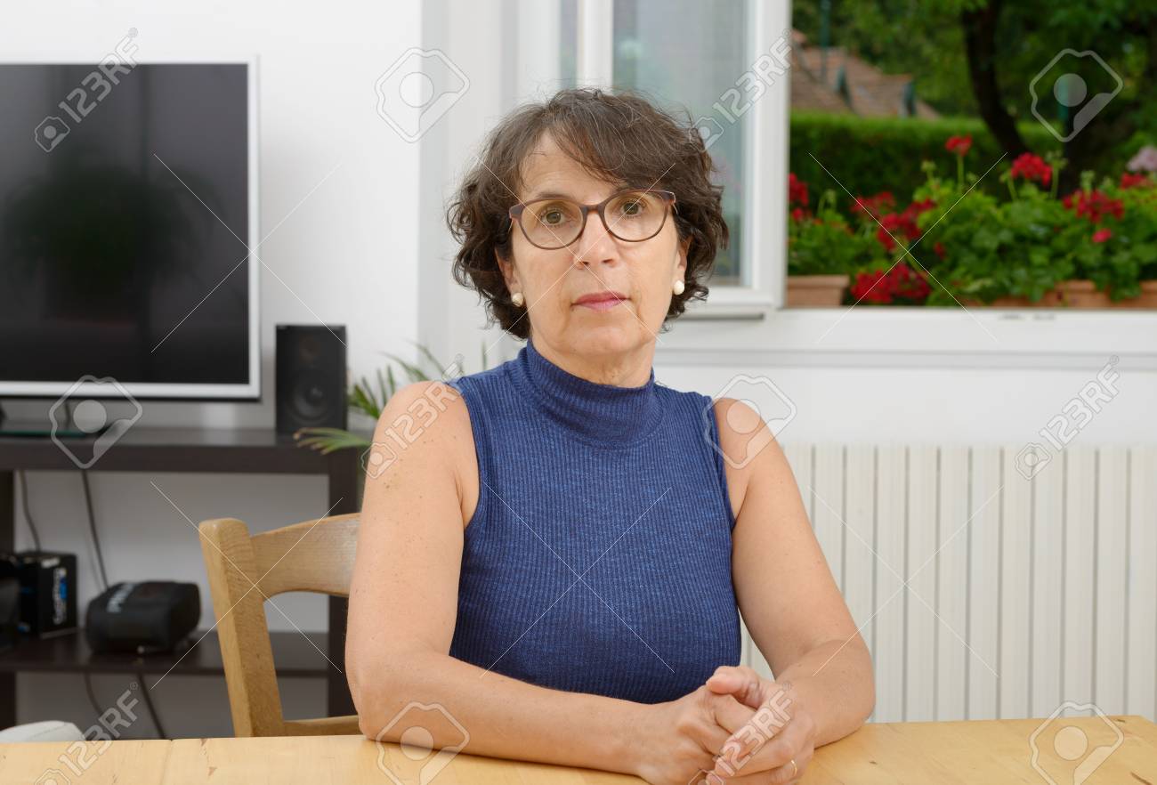 us無料 素人熟女眼鏡画像 メガネ熟女の肖像の写真素材・画像素材 Image 62815137