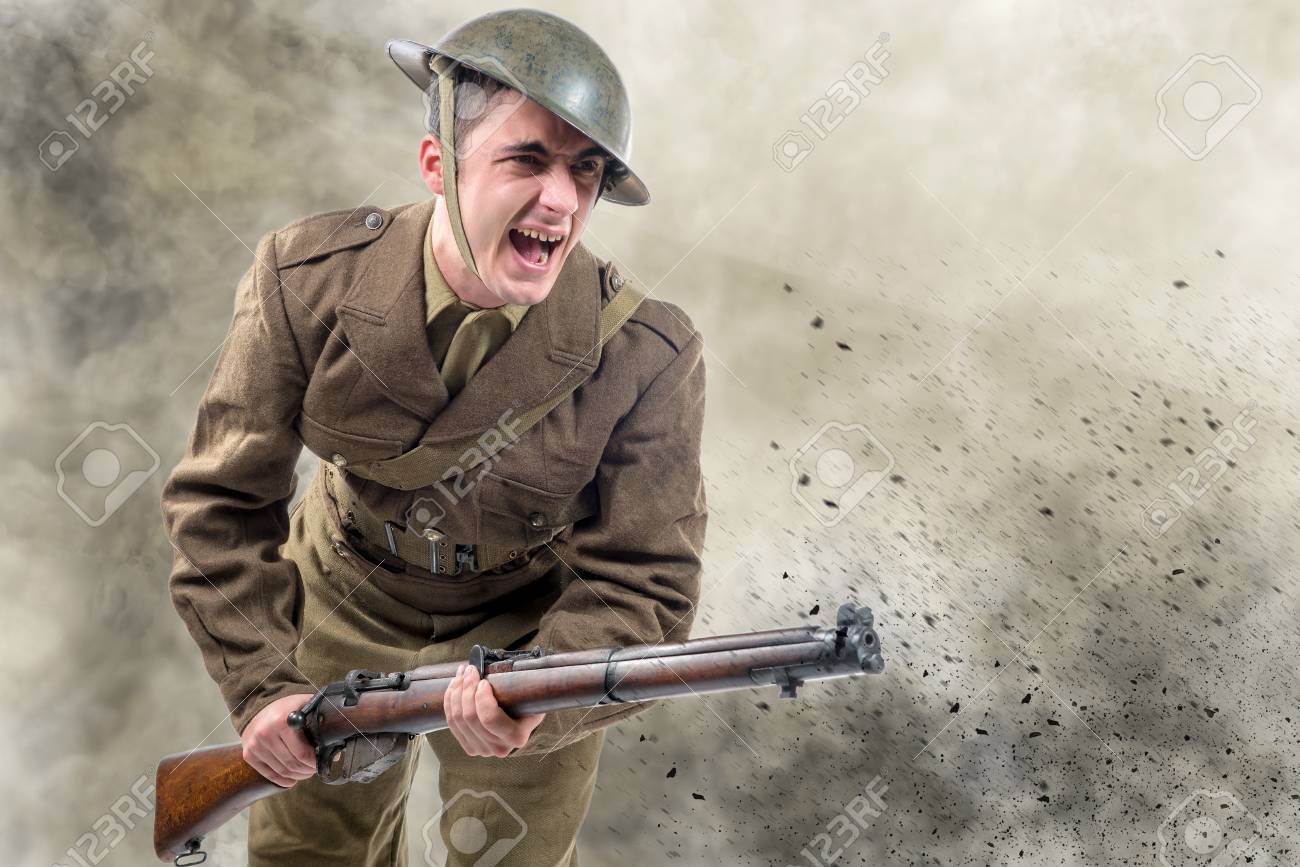 an American World War 1 soldier attack. 1917-18 - 95190232 an American World War 1 soldier attack. 1917-18 - 95190232