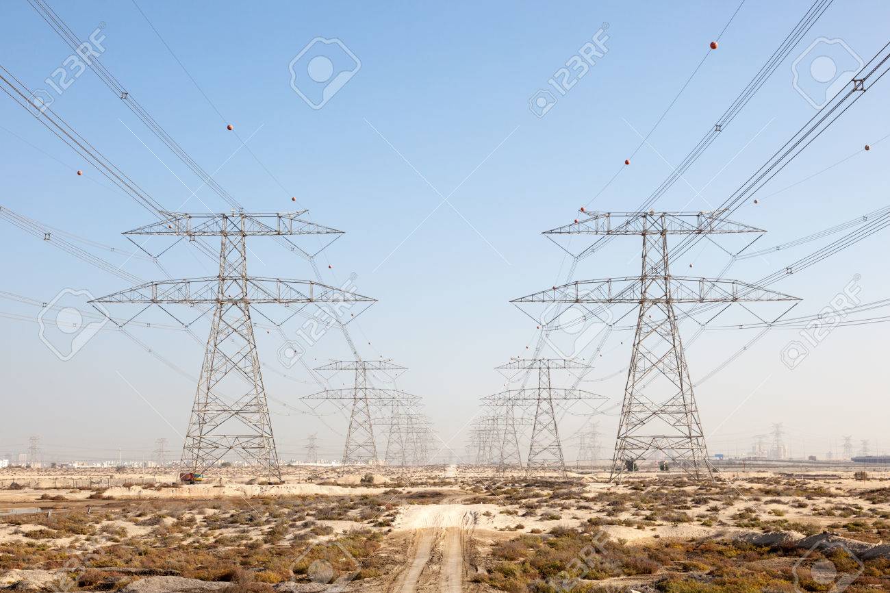 ジェベル アリ ドバイ アラブ首長国連邦の高電圧電源 の写真素材 画像素材 Image