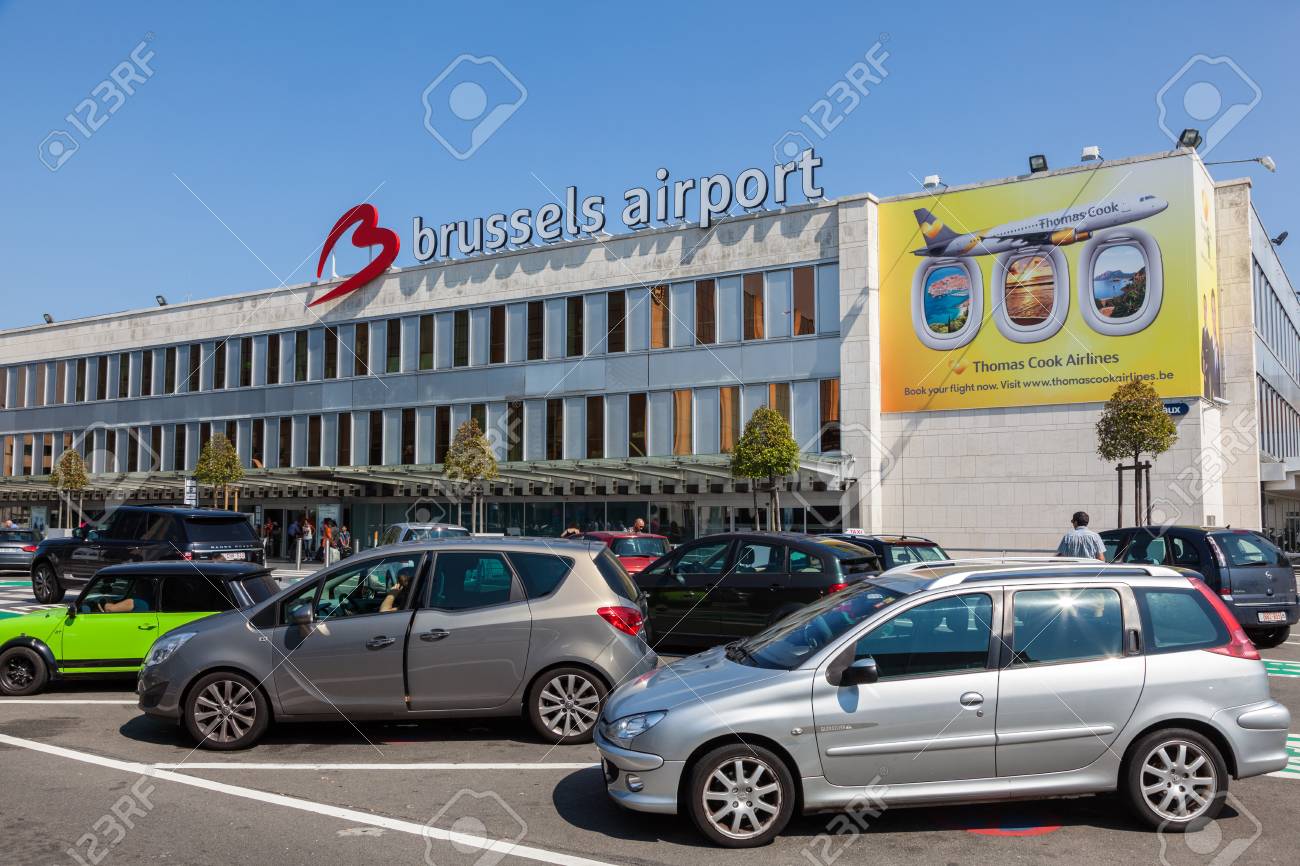 ブリュッセル ベルギー 8 月 22 日 ブリュッセル国際空港にある駐車場 15 年 8 月 22 日ベルギー ブリュッセルで の写真素材 画像素材 Image