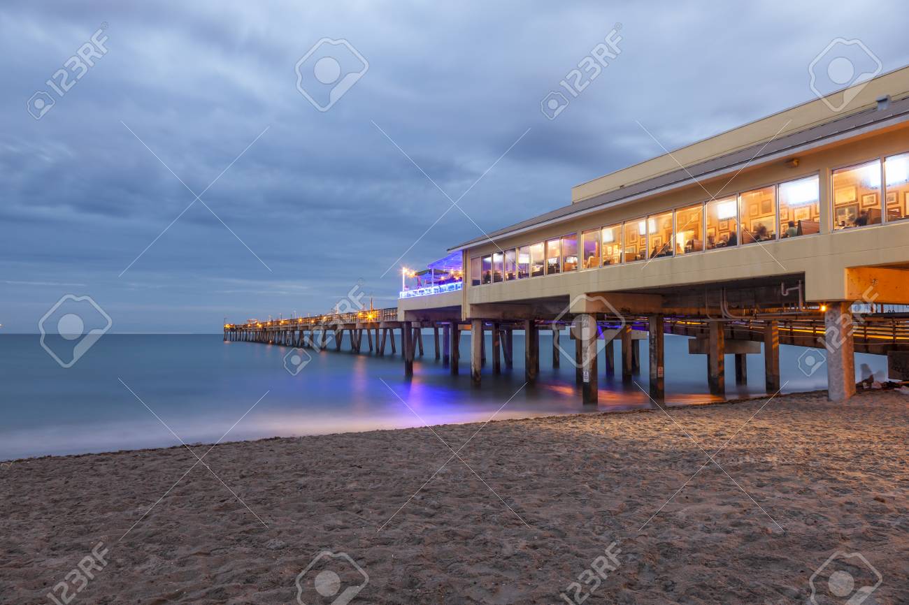 Jetée De Pêche Plage Dania Illuminée Au Crépuscule Hollywood Beach Floride états Unis