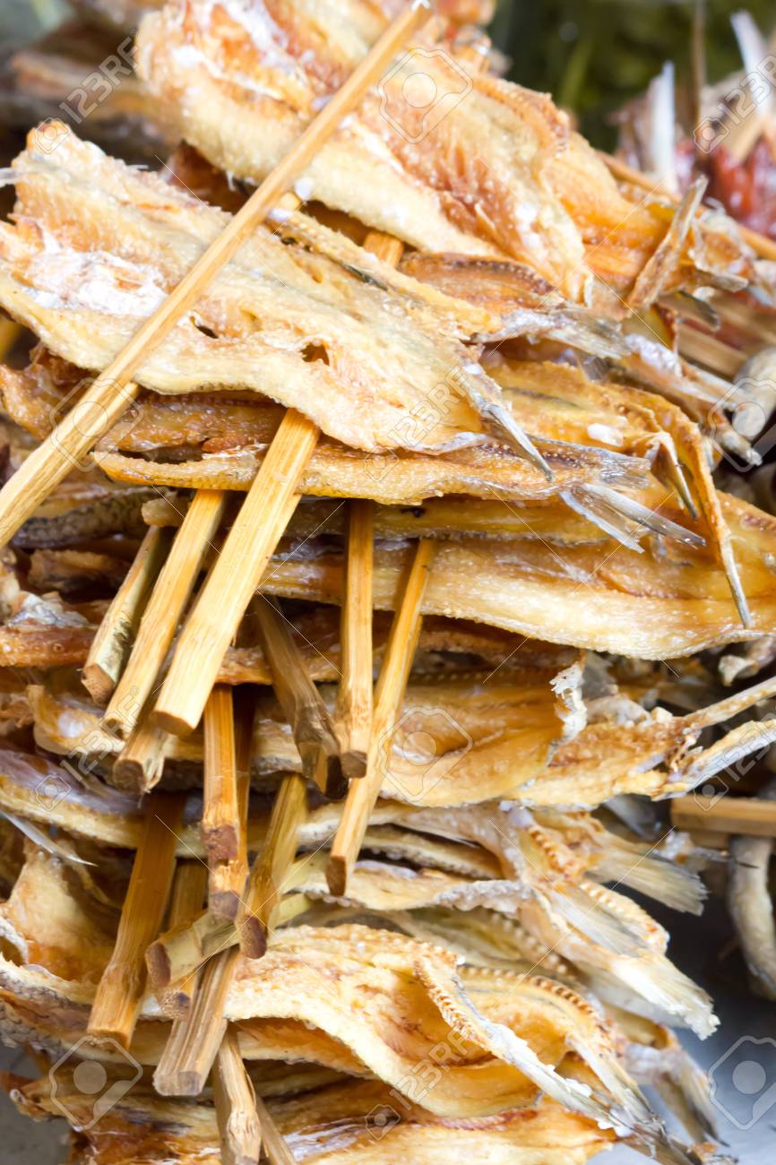 焼き干しの魚の積み上げ の写真素材 画像素材 Image 焼き干しの魚の積み上げ の写真素材 画像素材 Image