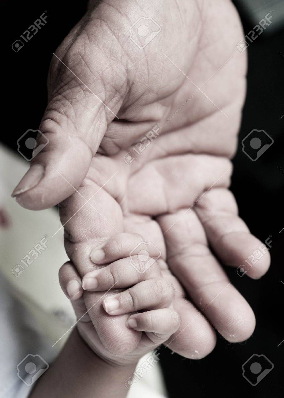 baby hand holding Rough finger - 11368262 baby hand holding Rough finger - 11368262