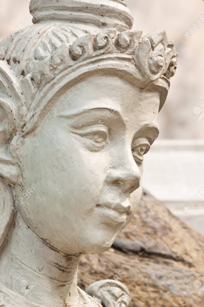 妖精の銅像の顔 の写真素材 画像素材 Image