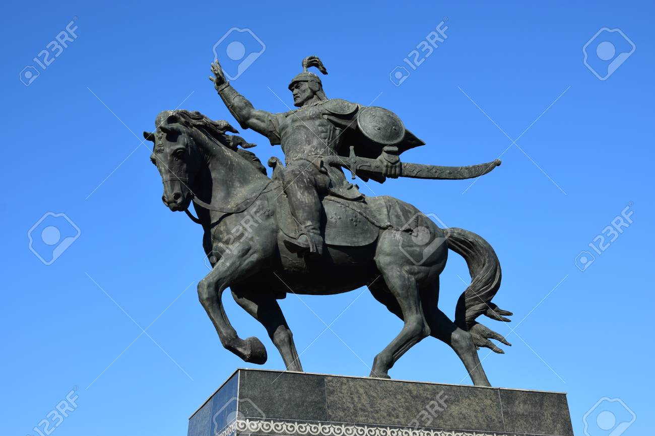 アスタナ カザフスタン 18 世紀戦争の英雄 Bogenbai の記念碑 の写真素材 画像素材 Image 74598554