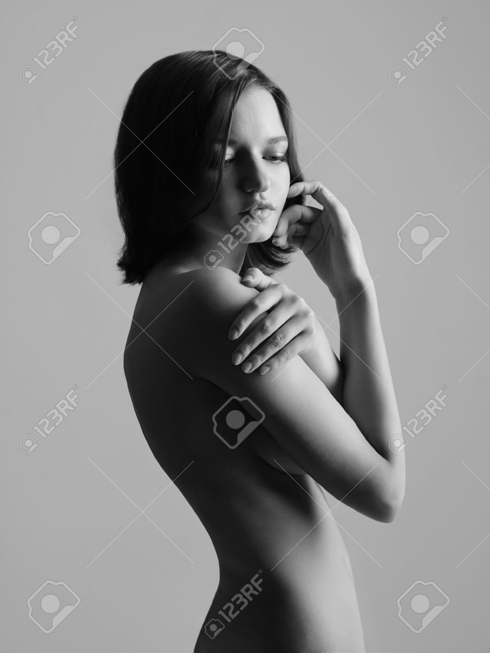 nude-girl-yin-yang