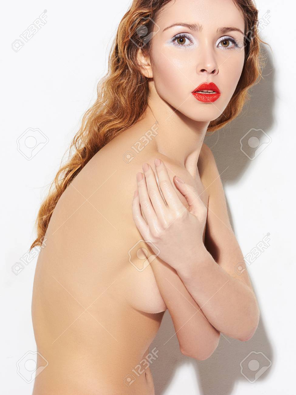 girl lips nude セクシーな美しい裸 Woman.wet 髪美少女ヌード赤い唇の写真素材・画像素材 Image 76297917