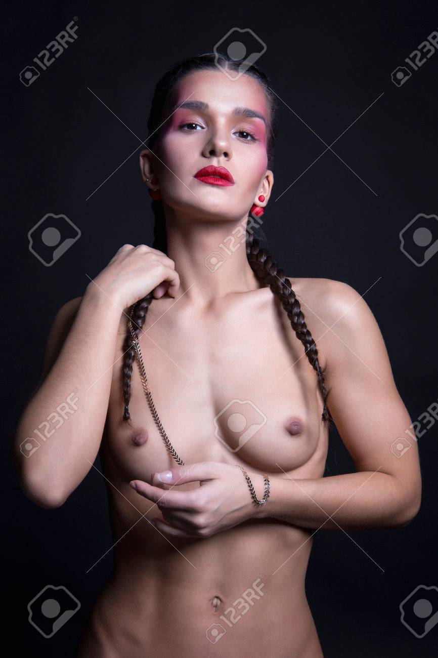 Beautiful Nude Woman With Perfect Breast.naked Sexy Girl With Make-up And  Red Lips Фотография, картинки, изображения и сток-фотография без роялти.  Image 76730809