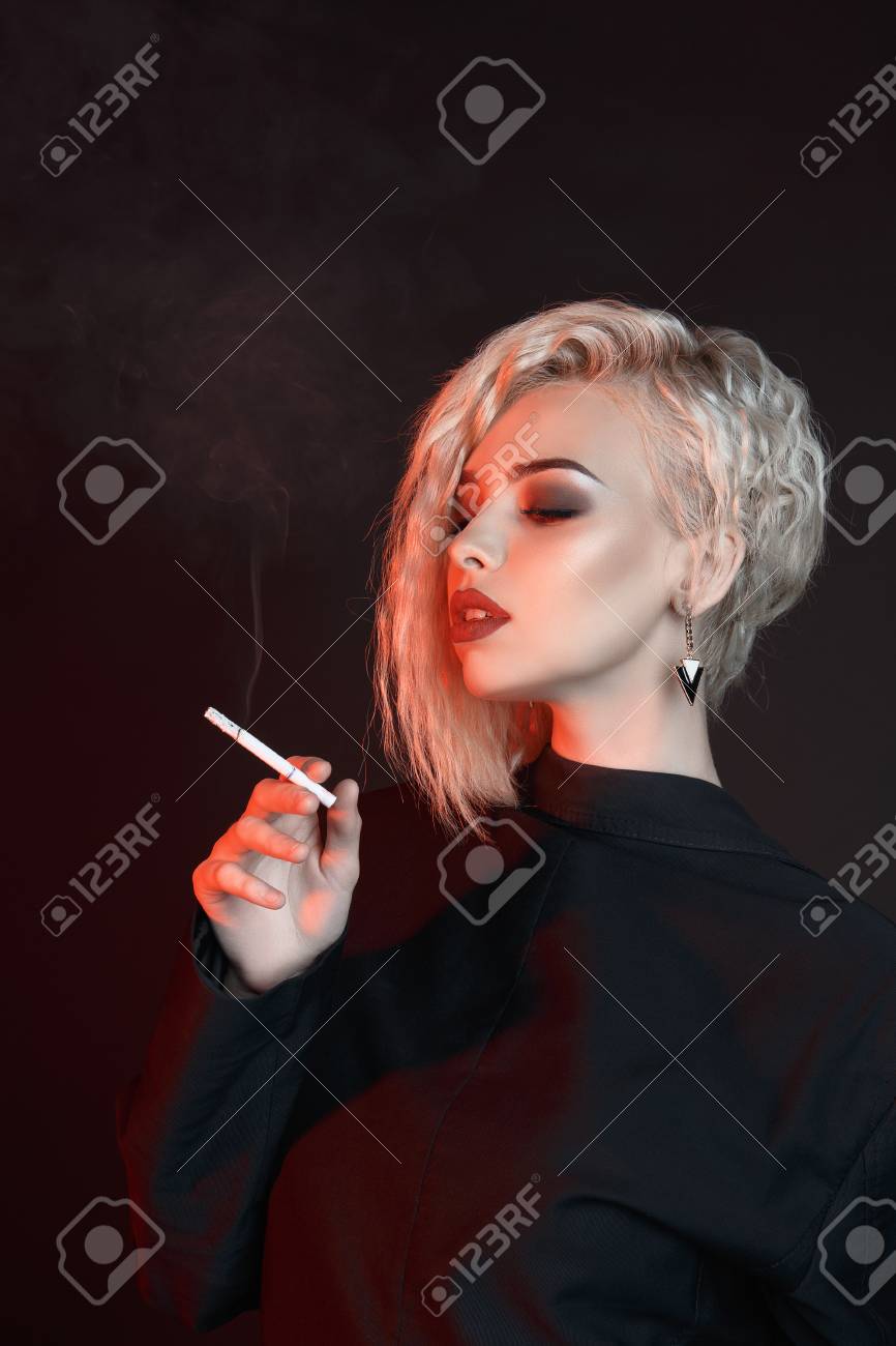 Sexy smoking com