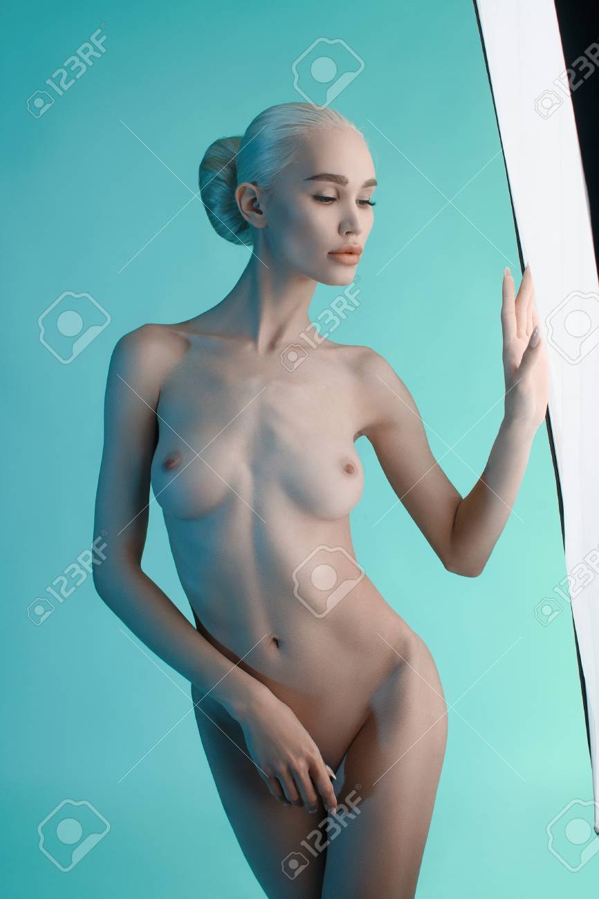 Schönheit Nackte Blonde Frau. Schöne Nackte Körper Mädchen Lizenzfreie  Fotos, Bilder Und Stock Fotografie. Image 89104258.
