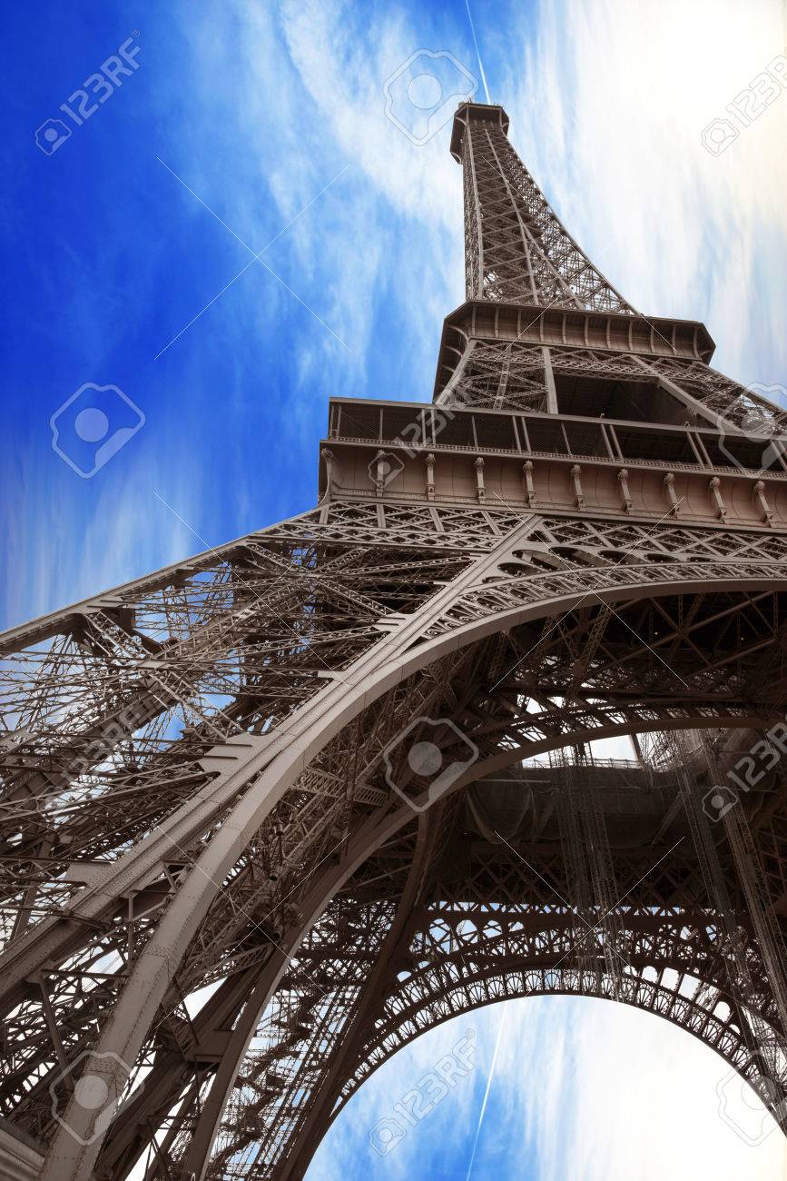 パリのエッフェル塔の風景 の写真素材 画像素材 Image