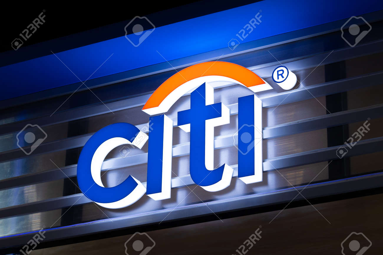 2021년 12월 22일, 태국 방콕에서 씨티 은행 및 금융 브랜드 로고 뱅킹 신용 카드 및 투자 서비스. 로열티 무료 사진, 그림,  이미지 그리고 스톡포토그래피. Image 183547424