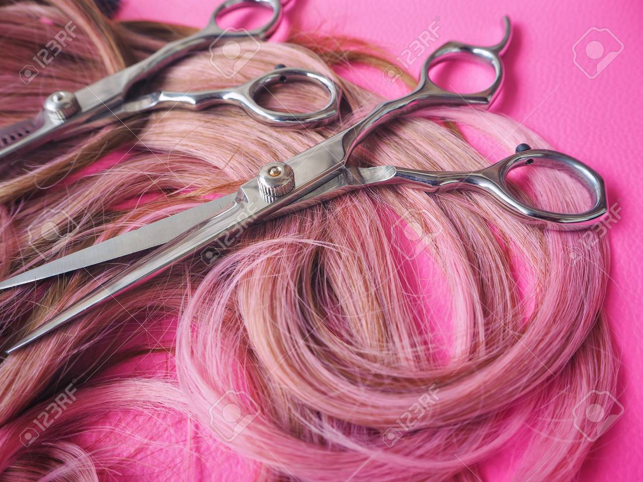pink hair cutting shears