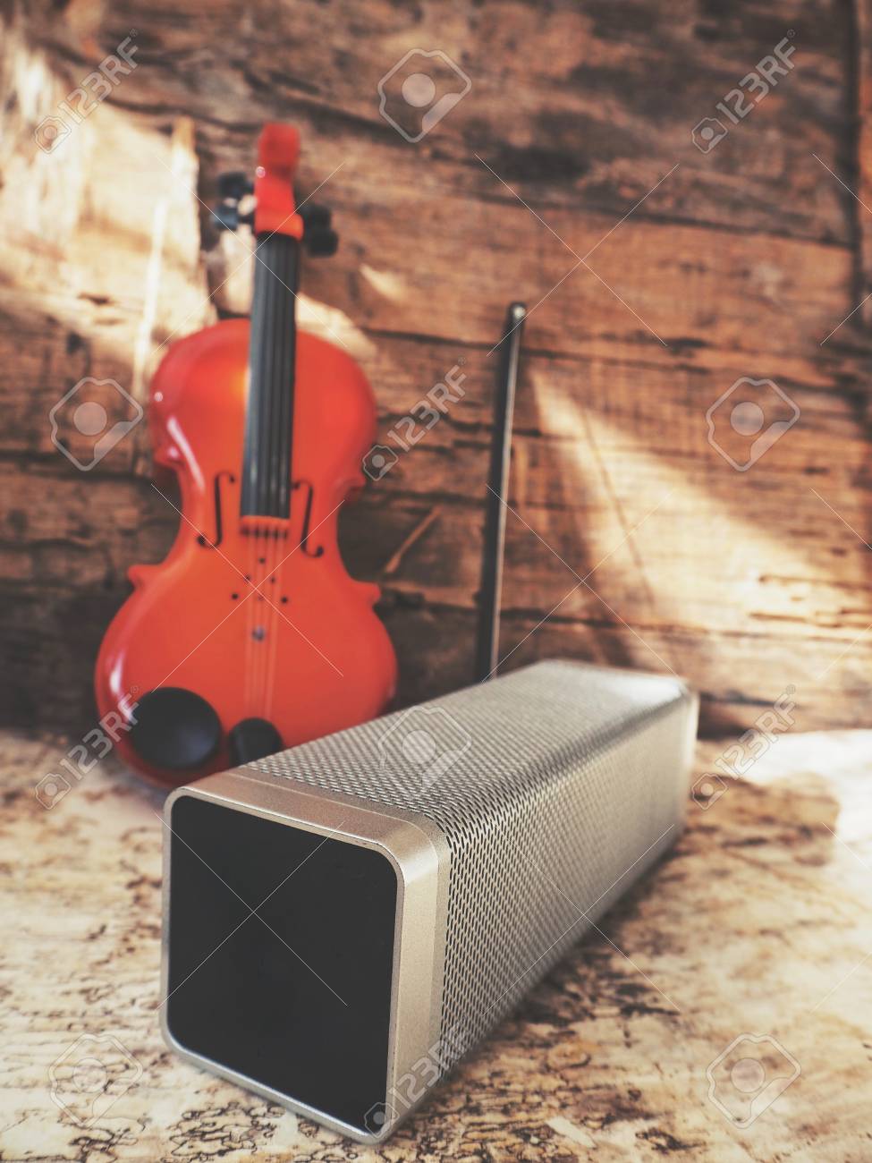 violin speaker
