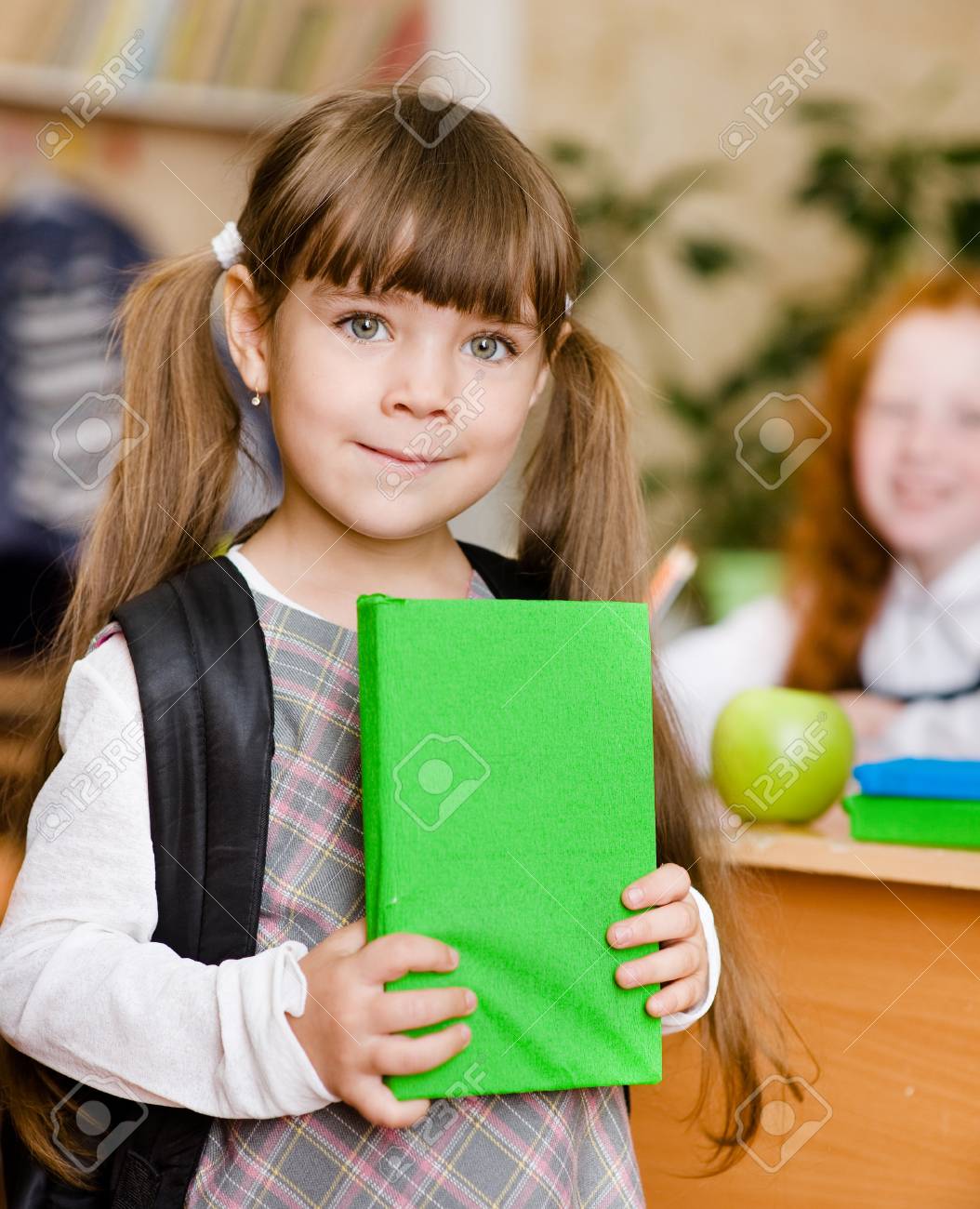 backpack preschool girl