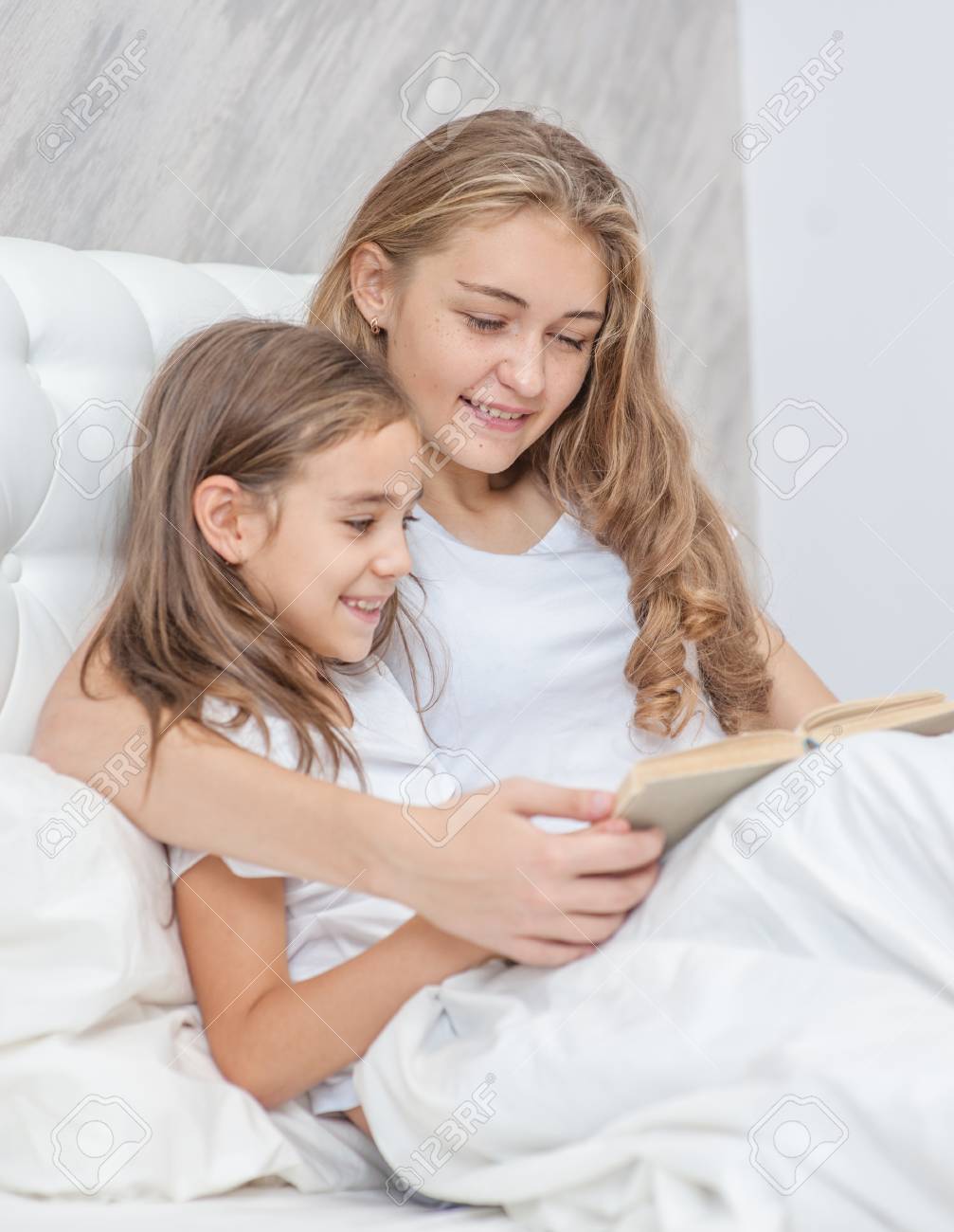 Mother And Daughter Reading Mother And Daughter Reading