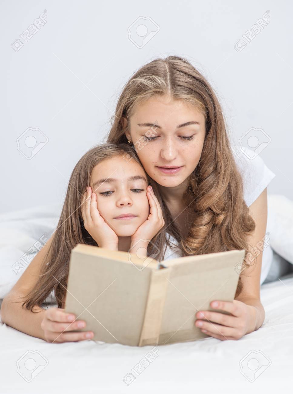 Mother And Daughter Reading Mother And Daughter Reading