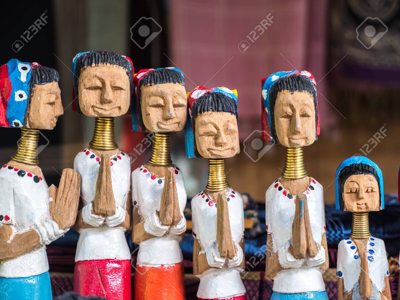 ボリビアの木製置物 男性と女性像 ボリビアの木製置物 男性と女性像 ボリビアの木製置物 男性と女性像