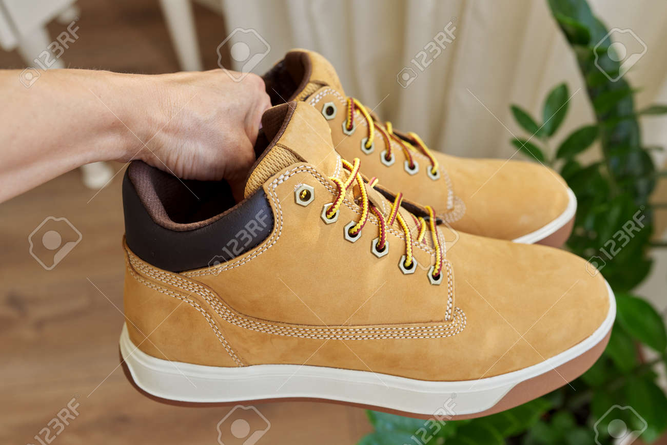 trendy footwear online