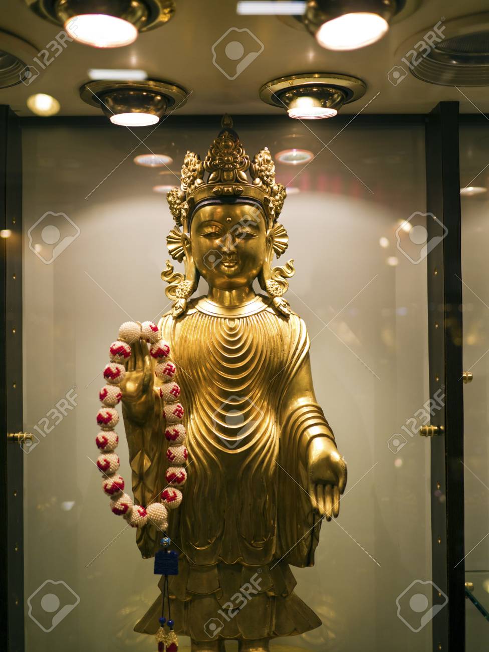 台北 台湾 9 月 9 13 9 13 9 月台湾台北市に台北世界貿易センターで様々 な仏の彫刻の表示 の写真素材 画像素材 Image 台北 台湾 9 月 9 13 9 13 9 月台湾台北市に台北世界貿易センターで様々 な仏の彫刻の表示 の写真素材 画像素材 Image