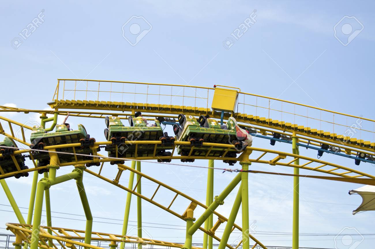 台北 台湾 9 月 30 15 台北児童遊園地でジェット コースターに乗る の写真素材 画像素材 Image