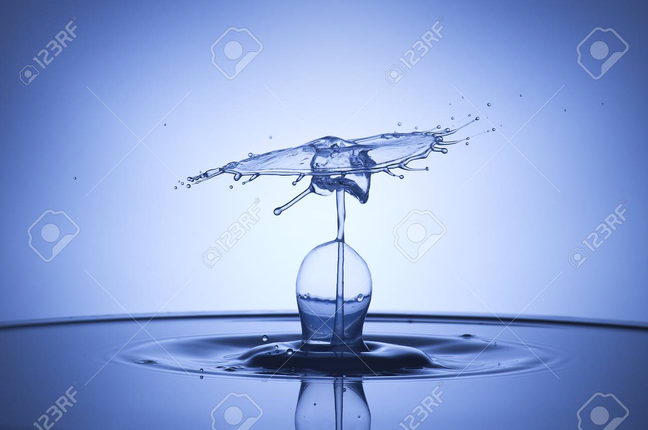 水滴の飛散と芸術的なデザイン の写真素材 画像素材 Image 水滴の飛散と芸術的なデザイン の写真素材 画像素材 Image