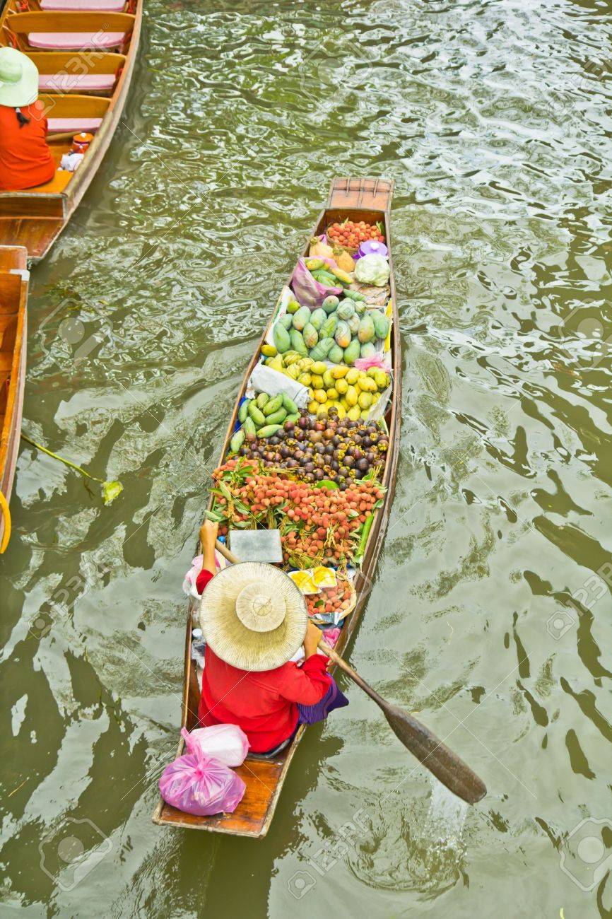 タイのバンコクに近いダムヌンサドアック水上マーケット の写真素材 画像素材 Image