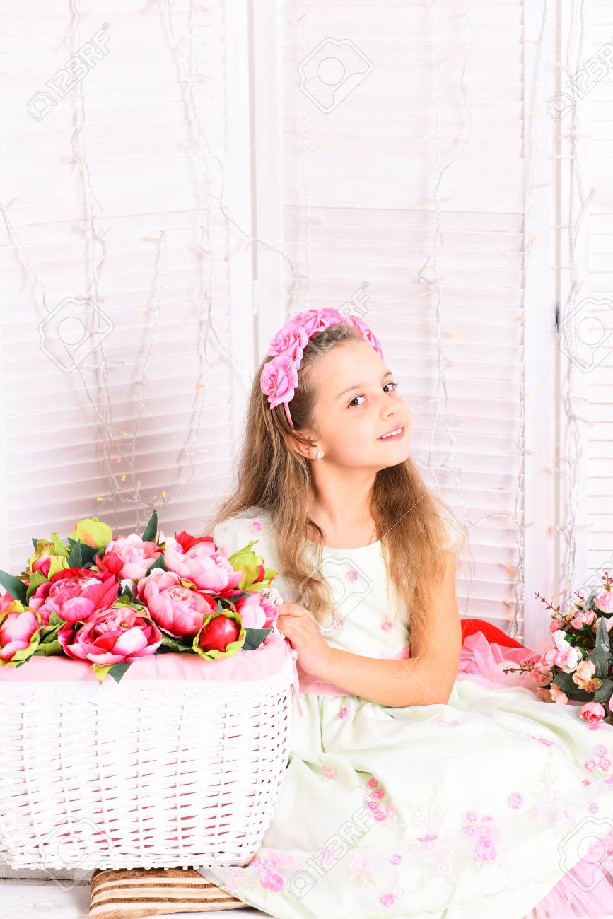 Cute Dress in Vintage Hair