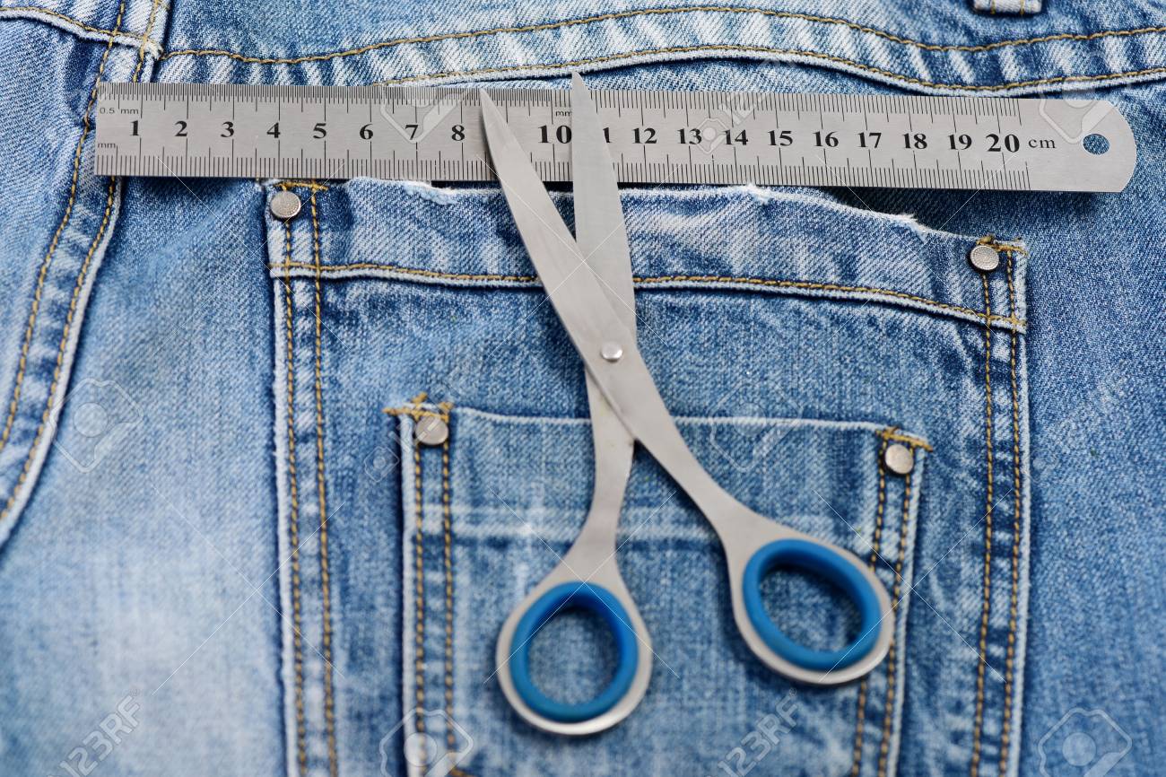 jeans with design on back pocket