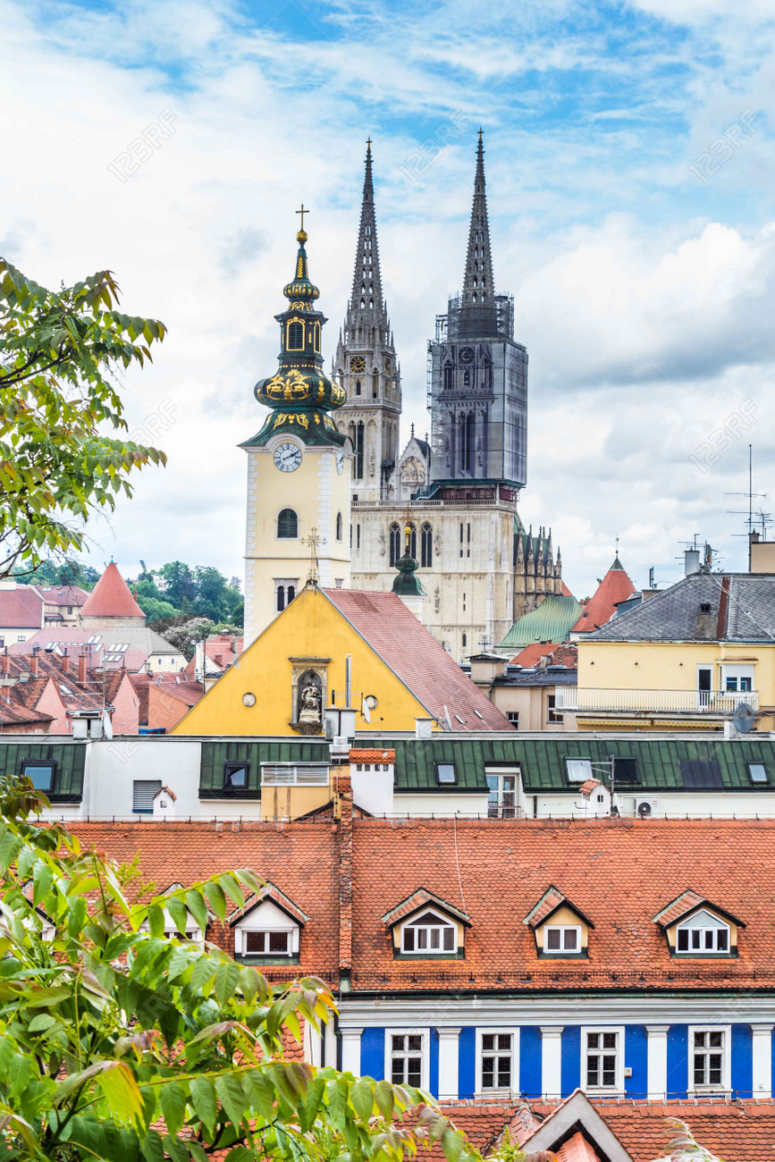 大聖堂とサン マルコ教会 クロアチアの首都都市景観ザグレブ の写真素材 画像素材 Image 83838822