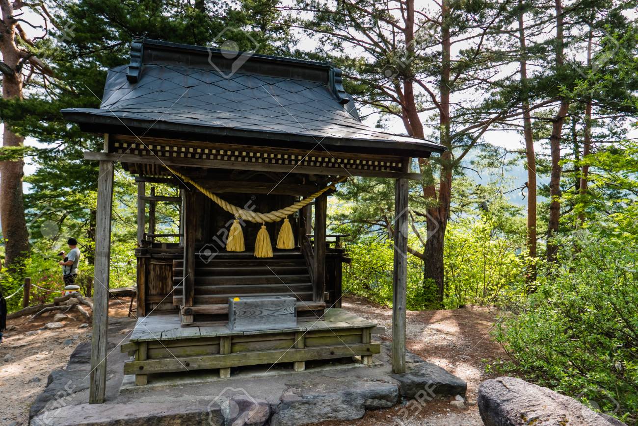 白川郷 日本 16 年 5 月 2 日 神社で ビュー ポイントの白川郷 白川郷は岐阜県 日本に位置する日本のユネスコ世界遺産の一つです の写真素材 画像素材 Image