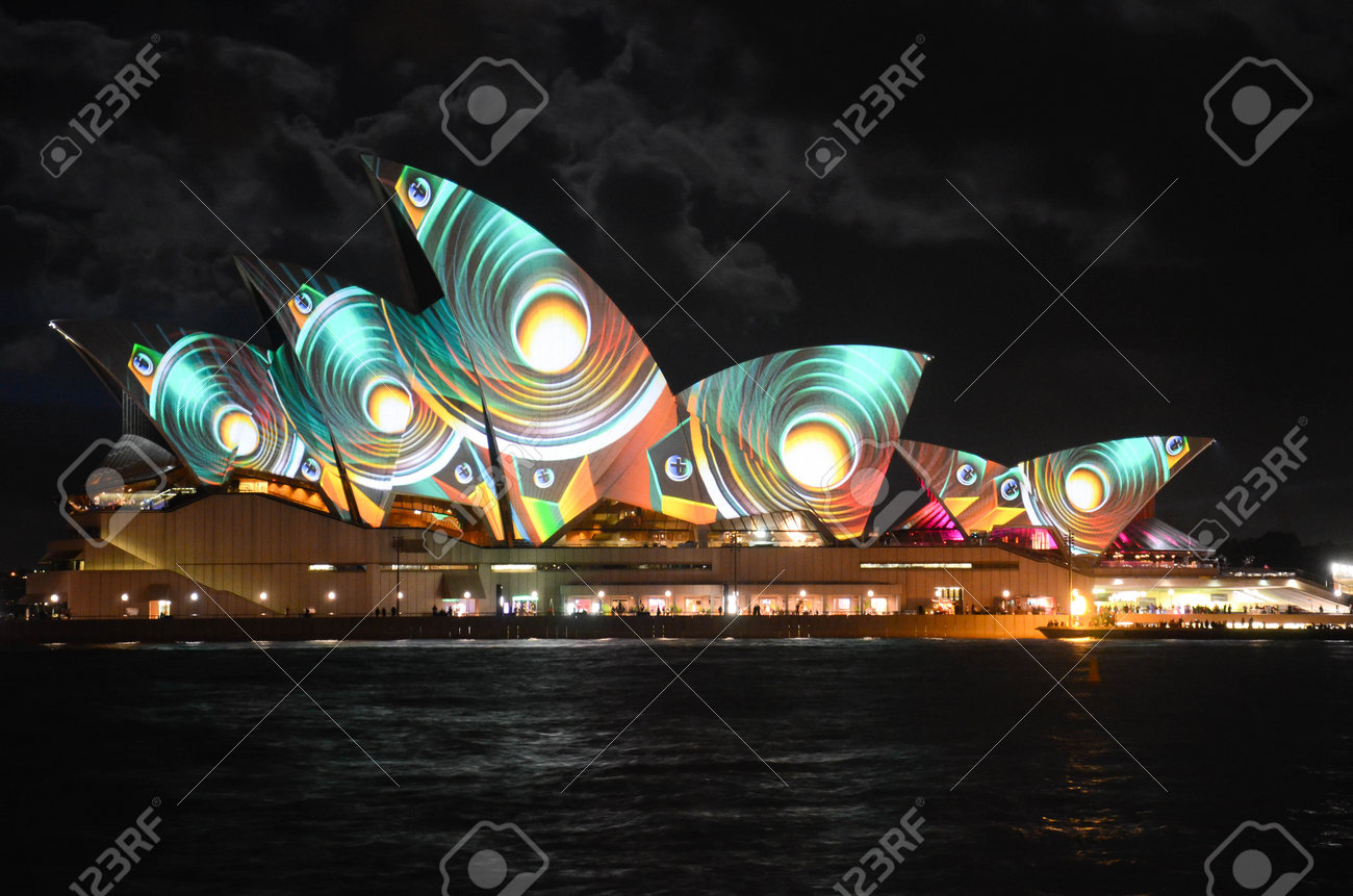 SYDNEY OPERA HOUSE LIGHT シドニー オペラハウス ライト ビビッド