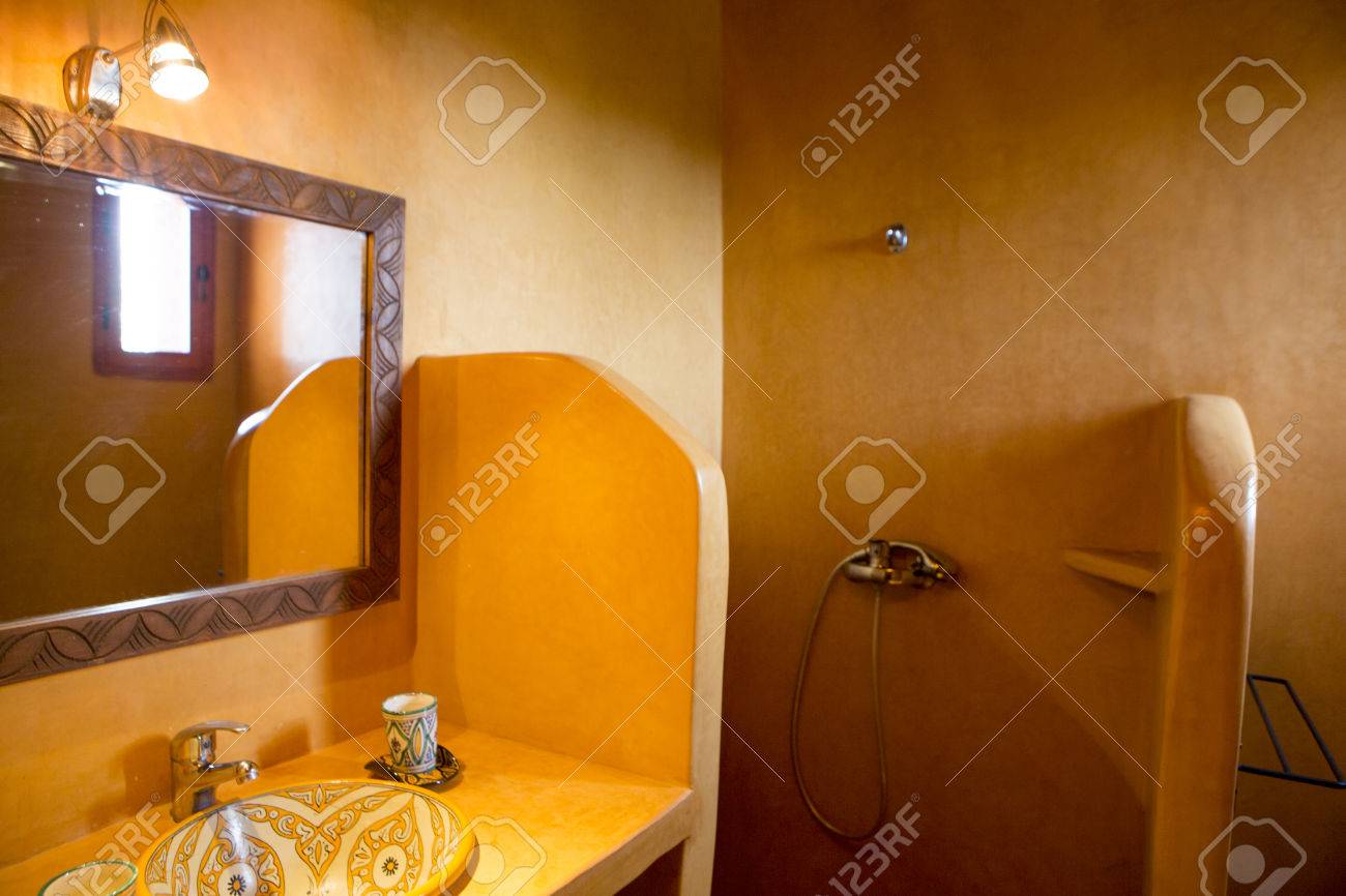 Spa D\'inspiration Marocaine, Et Salle De Bains Au Maroc. Vue De L ... Spa D\'inspiration Marocaine, Et Salle De Bains Au Maroc. Vue De L ...