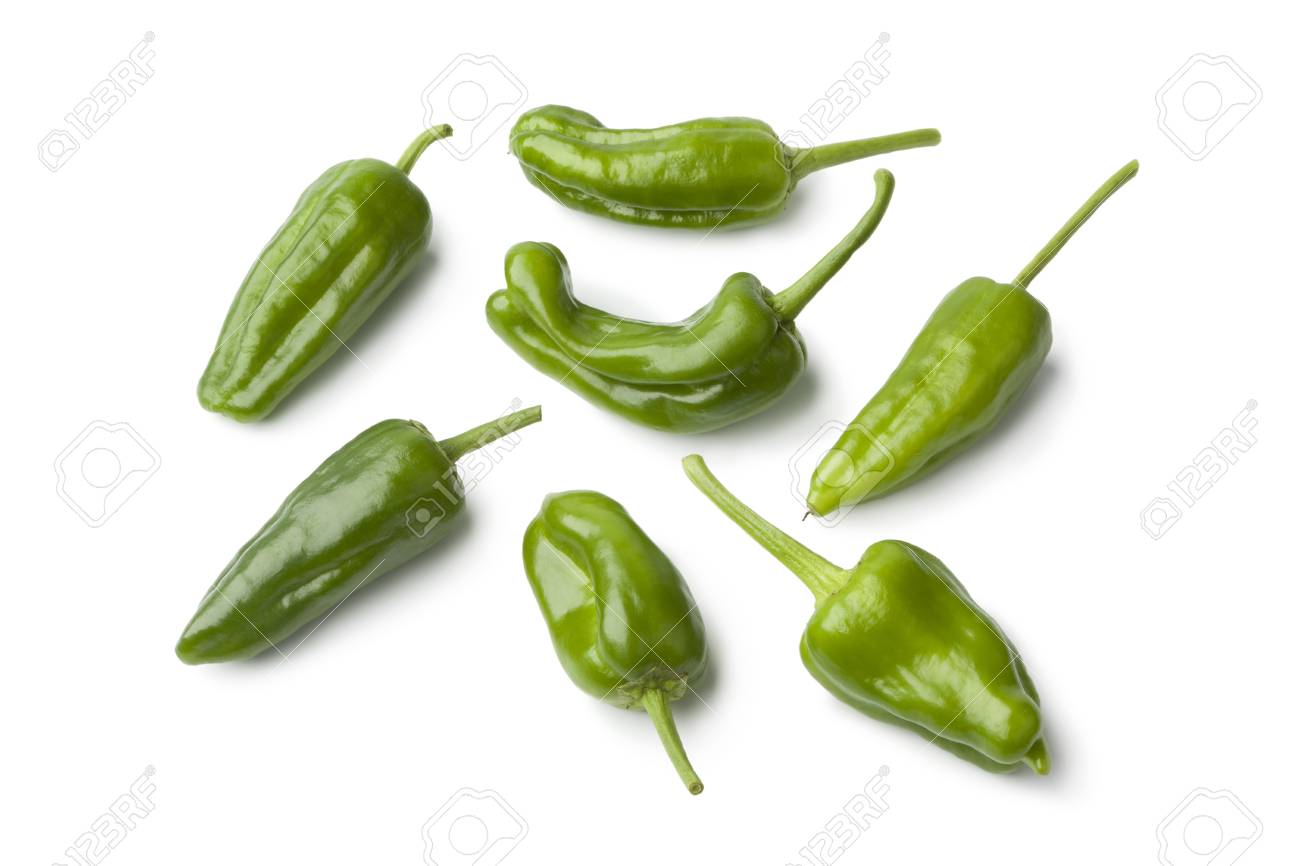 Fresh Raw Grune Pimientos De Padron Auf Weissem Hintergrund Lizenzfreie Fotos Bilder Und Stock Fotografie Image 17994655