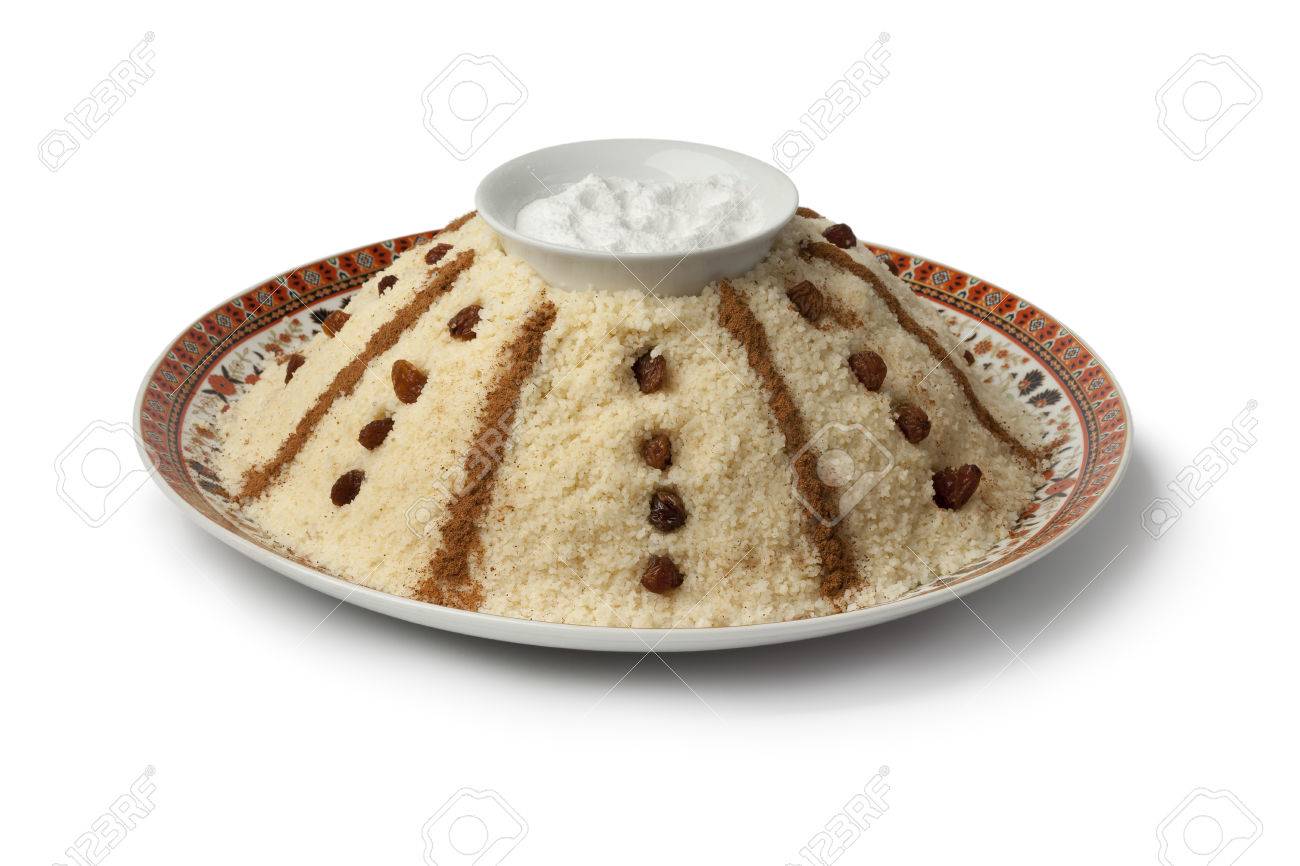 Couscous Sucre Traditionnel Marocain Avec De La Cannelle De Raisins Secs Et De Sucre Sur Fond Blanc Banque D Images Et Photos Libres De Droits Image