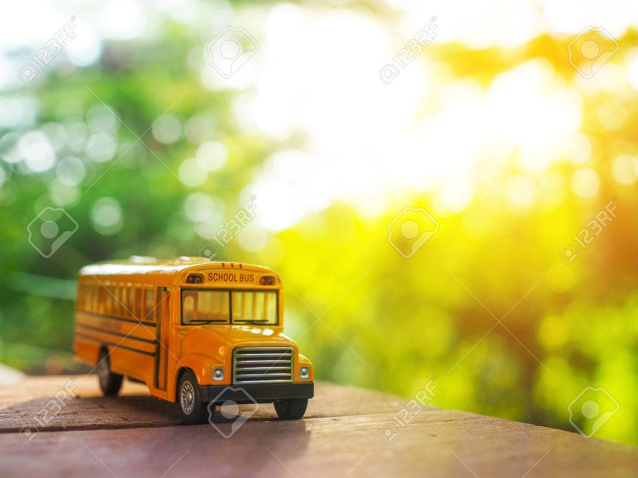 metal school bus toy