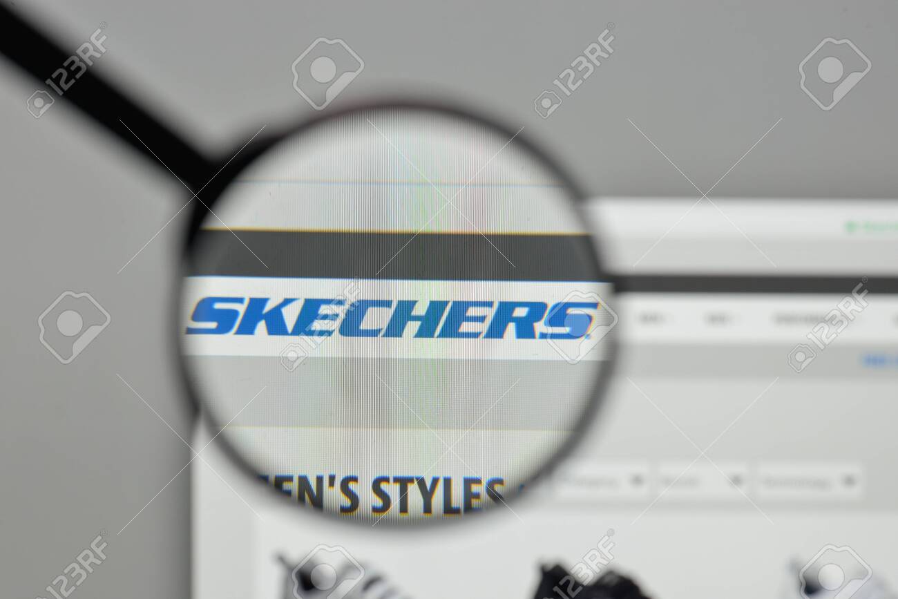 Robusto Oblicuo Anunciante Milan, Italy - November 1, 2017: Skechers U.S.A. Logo On The.. Stock Photo, Picture And Royalty Free Image. Image 93102387. Robusto Oblicuo Anunciante Milan, Italy - November 1, 2017: Skechers U.S.A. Logo On The.. Stock Photo, Picture And Royalty Free Image. Image 93102387.