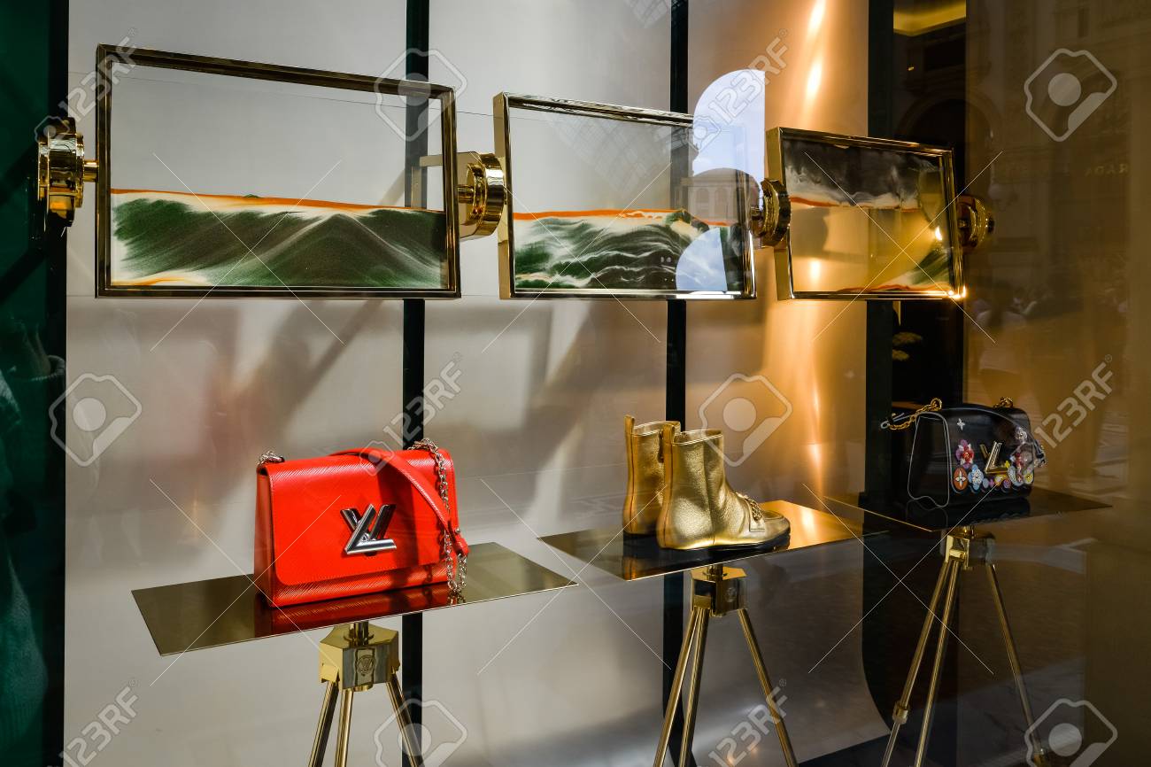 louis vuitton store bag