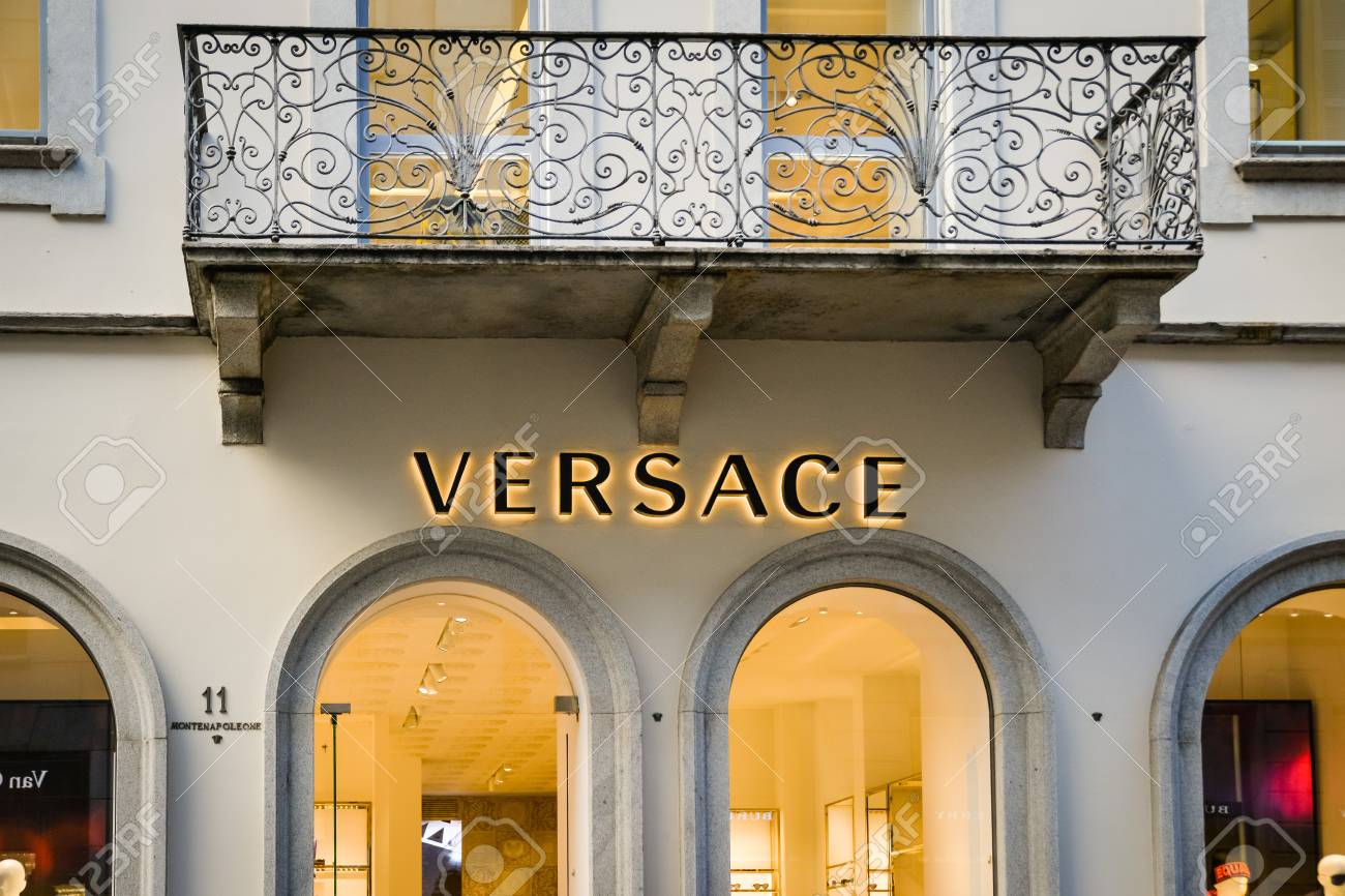 versace shop