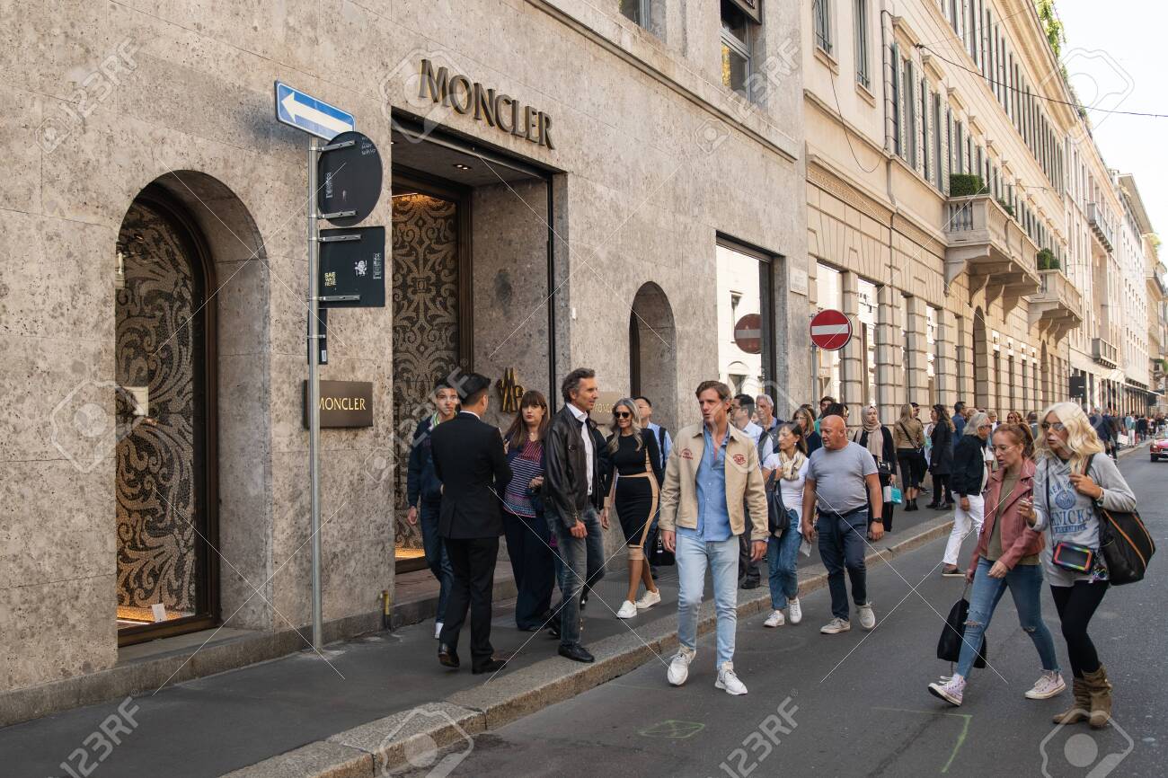 moncler montenapoleone