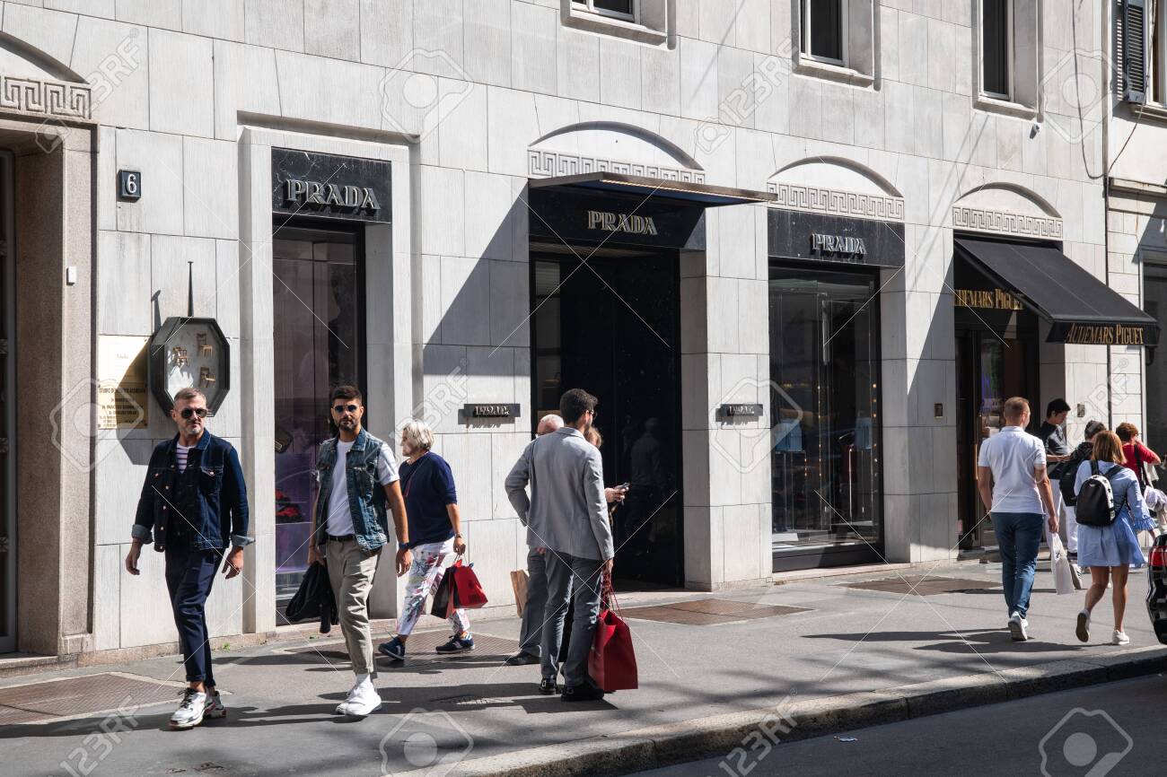 prada montenapoleone