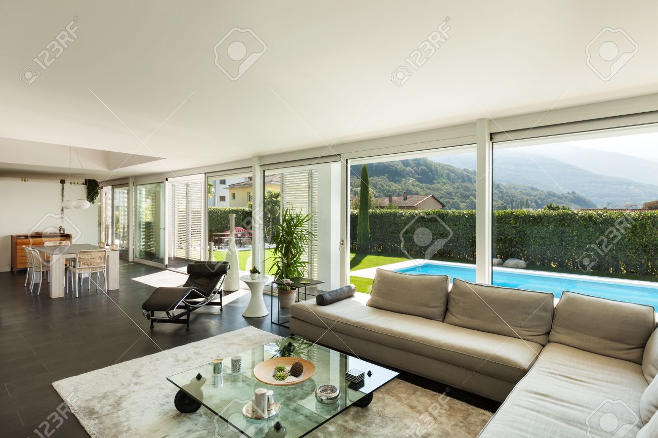 Moderne villa inneneinrichtung schönes wohnzimmer lizenzfreie bilder 28608734