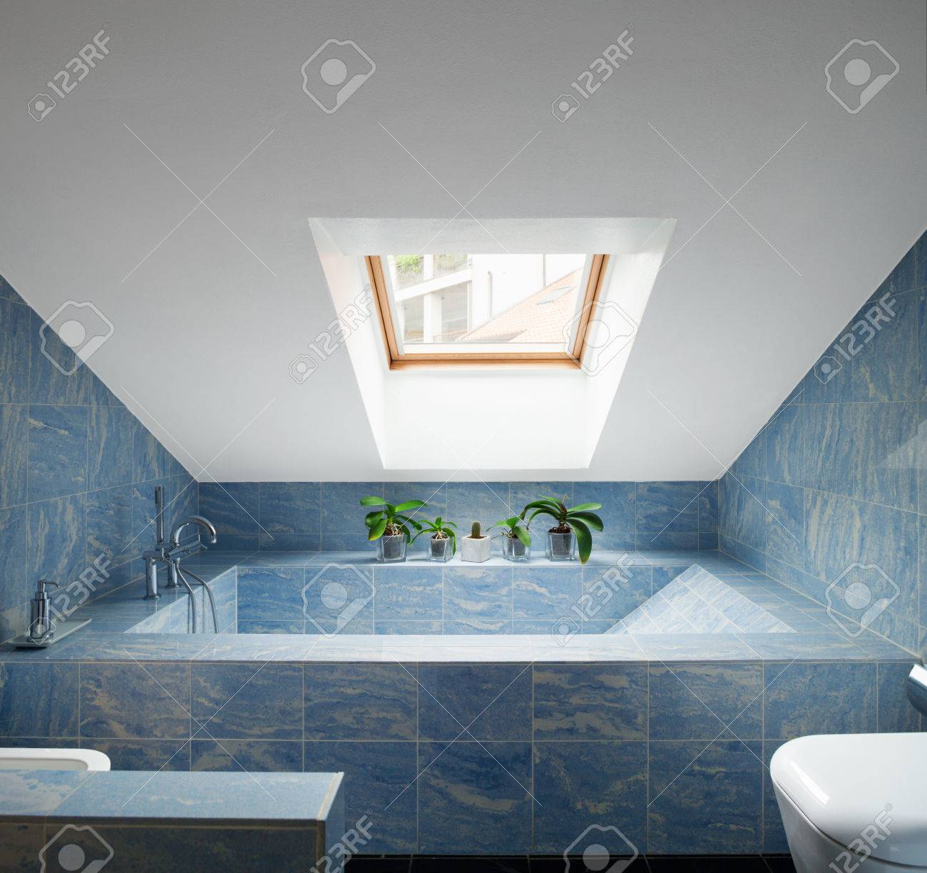 archivio fotografico bellissimo attico moderno vista bagno