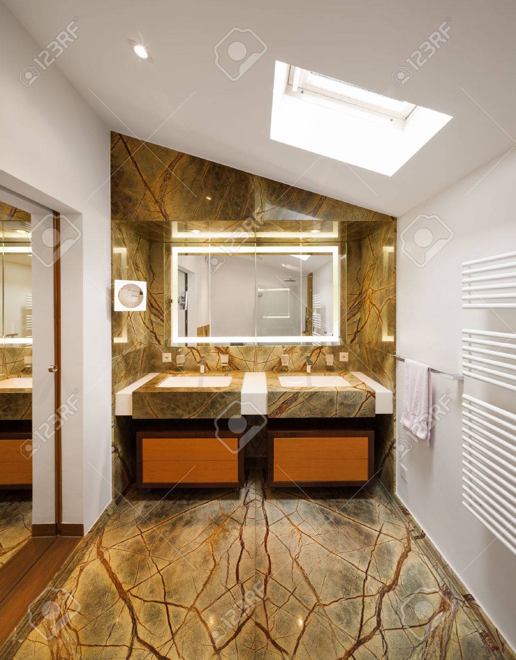 Diseño De Interiores, Cuarto De Baño Con Mármol Fotos, Retratos ... Diseño De Interiores, Cuarto De Baño Con Mármol Fotos, Retratos ...