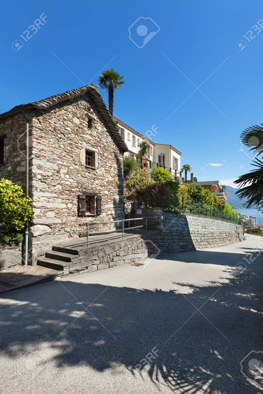 Architektur Altes Haus Aus Stein Blick Von Der Strasse Lizenzfreie