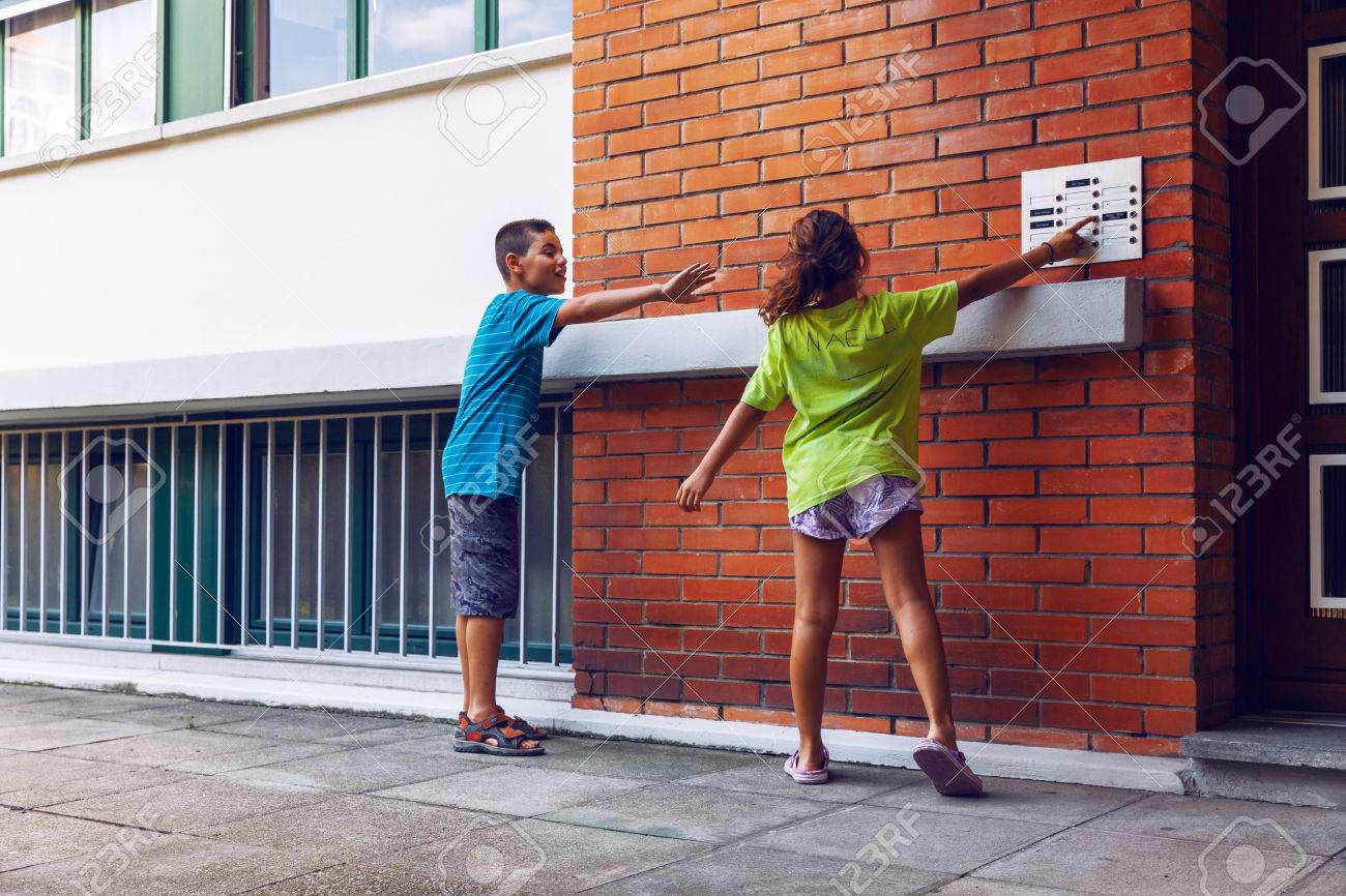 Дети звонят в дверь и убегают что делать