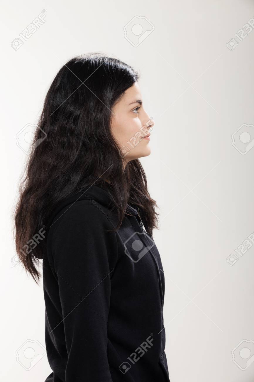 sudadera negra de lado