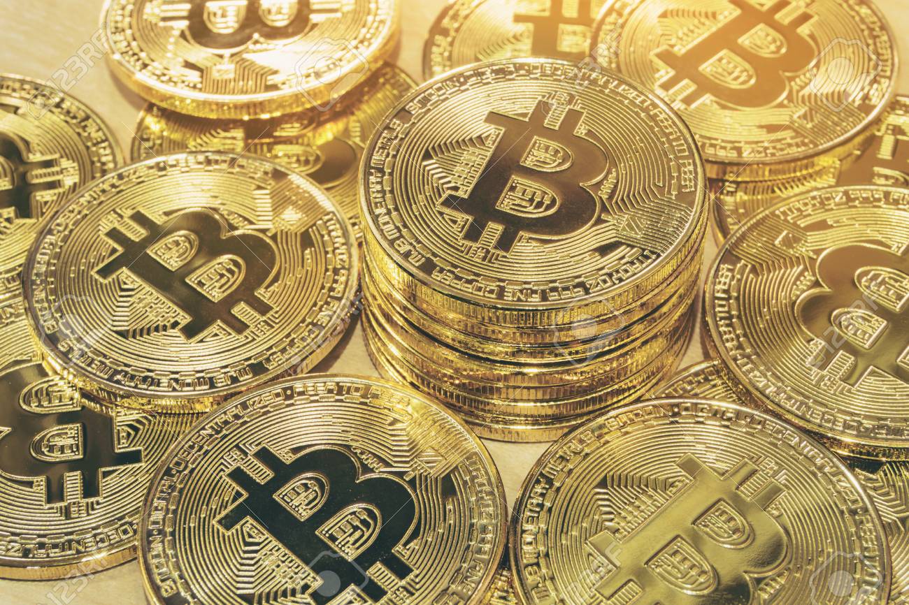 Antecedentes Físicos De La Pila De Bitcoin: El Negocio De Minería De Bitcoin  Es El Proceso De Agregar Registros De Transacciones Al Registro Público De  Transacciones Pasadas O Blockchain De Bitcoin. Concepto