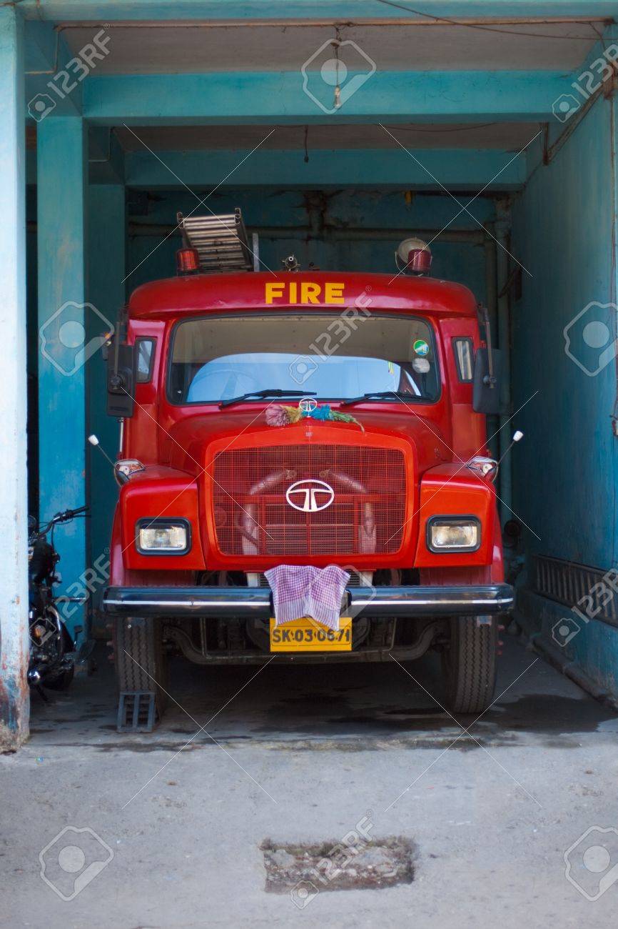 Gangtok India January 10 An Old Red Indian Fire Truck Ready